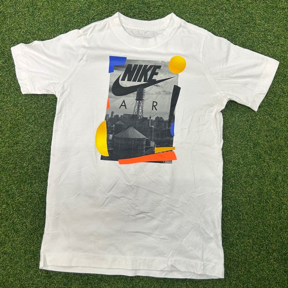 Nike Air Graphic T-Shirt White Cityscape Print Mens Medium Short Sleeve Tee